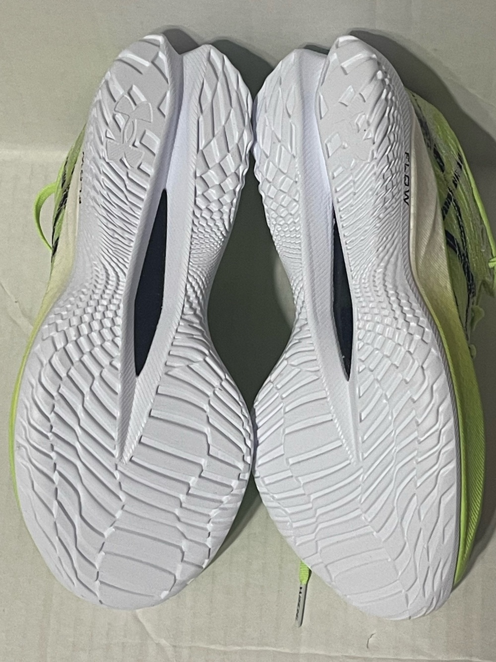 Under Armour Velociti Elite 2 - Unisex M6/W7.5 - Morph Green/Distant Grey - NIB - Picture 7 of 8
